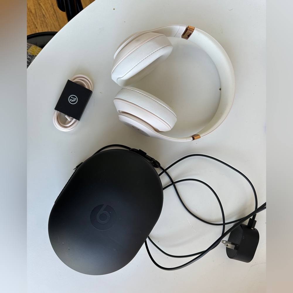 BEATS studio 3 wireless headphones